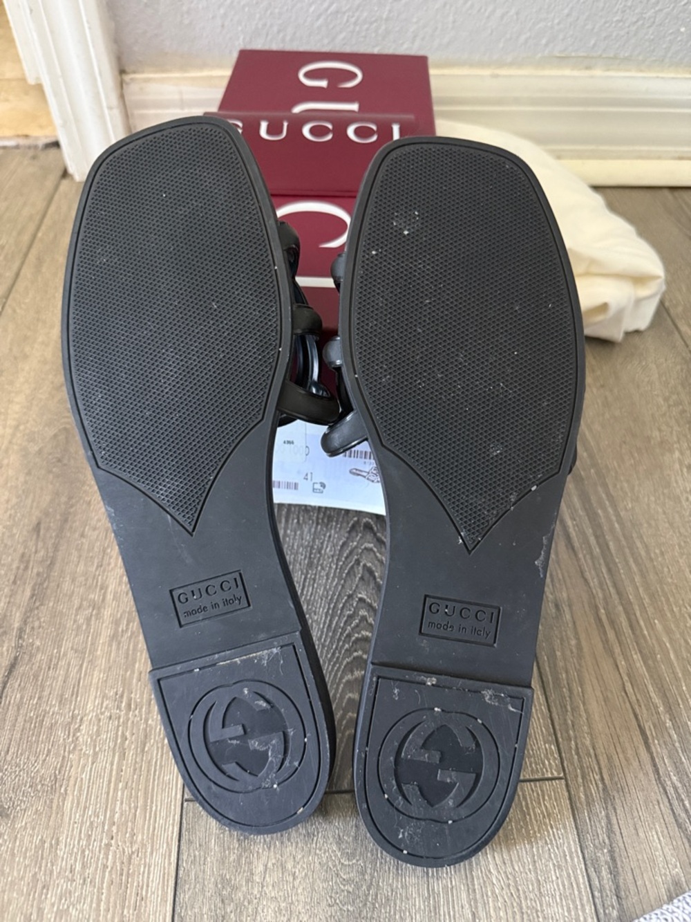 Gucci Black Rubber Interlocking G Slide Sandals - Picture 2 of 4